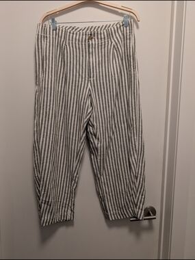 Gap Striped Gray and White Women’s Casual Pants